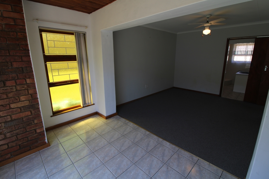 4 Bedroom Property for Sale in Denneoord Western Cape